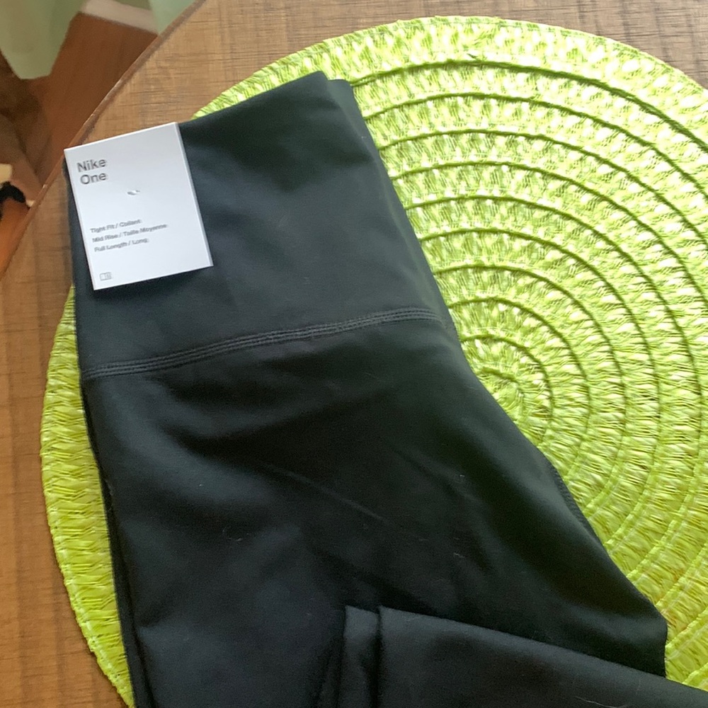 Womens Nike new with tags-small Dri-fit full length -black active wear pants.